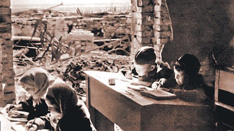 В школах учили 54 версии истории России. И все разные