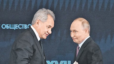 Географ глобус крутит